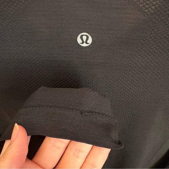 Lululemon Medium Metal Vent Tech Black - Picture 2 of 2